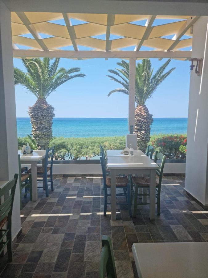 Artemis Aparthotel Makrýgialos Екстериор снимка