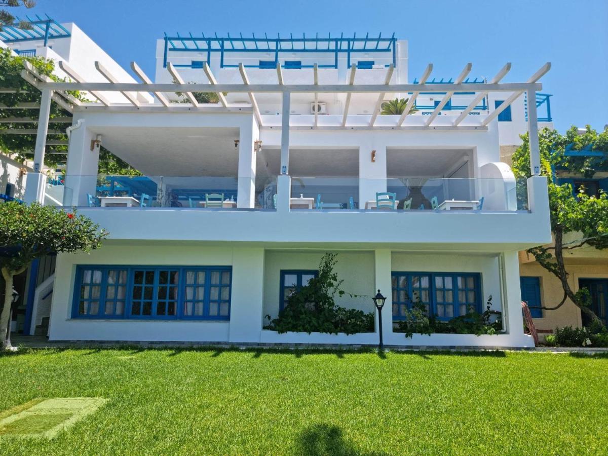 Artemis Aparthotel Makrýgialos Екстериор снимка