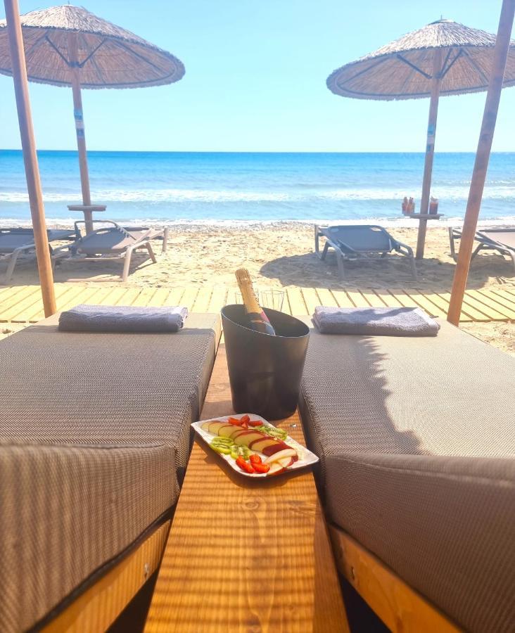 Artemis Aparthotel Makrýgialos Екстериор снимка