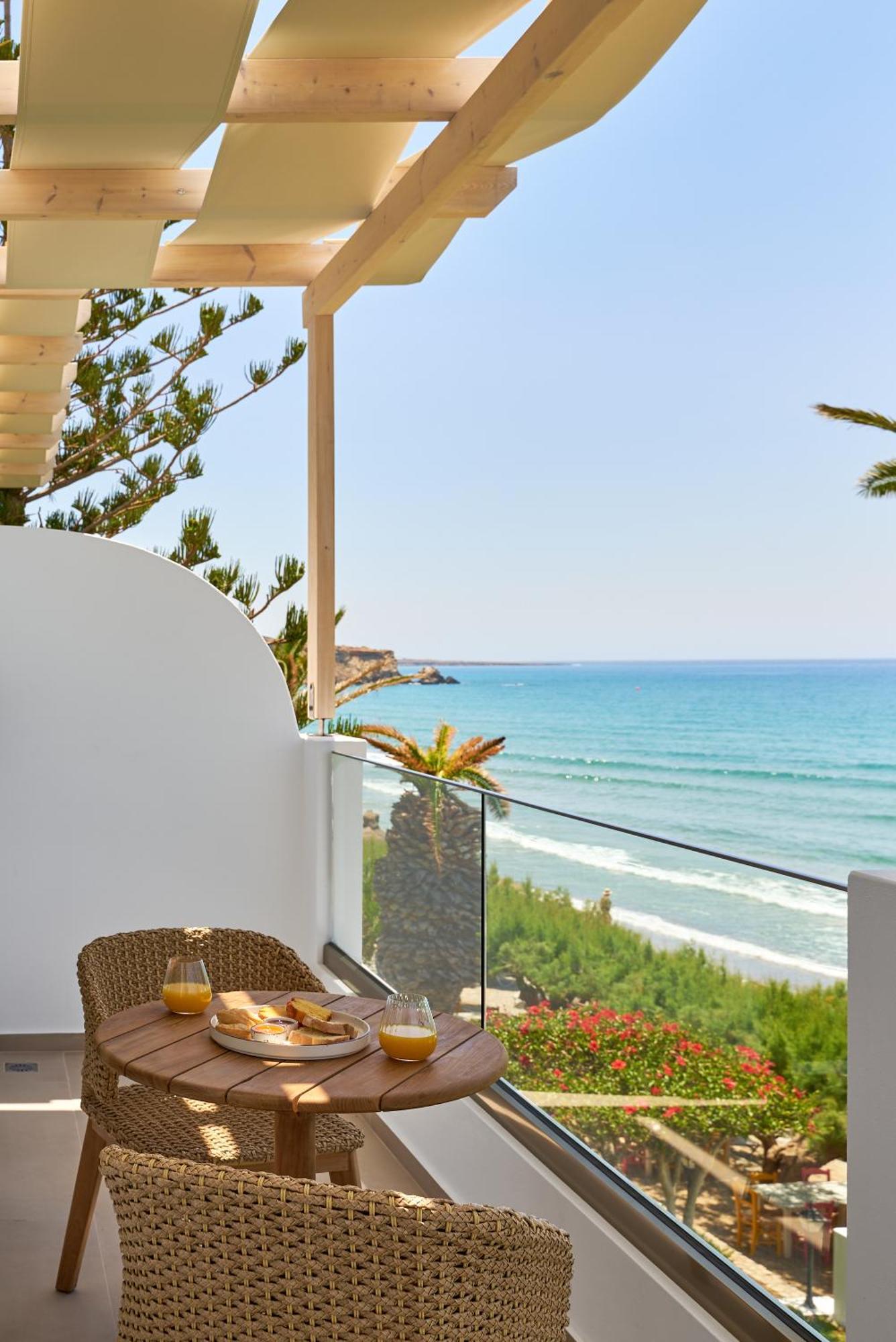 Artemis Aparthotel Makrýgialos Екстериор снимка
