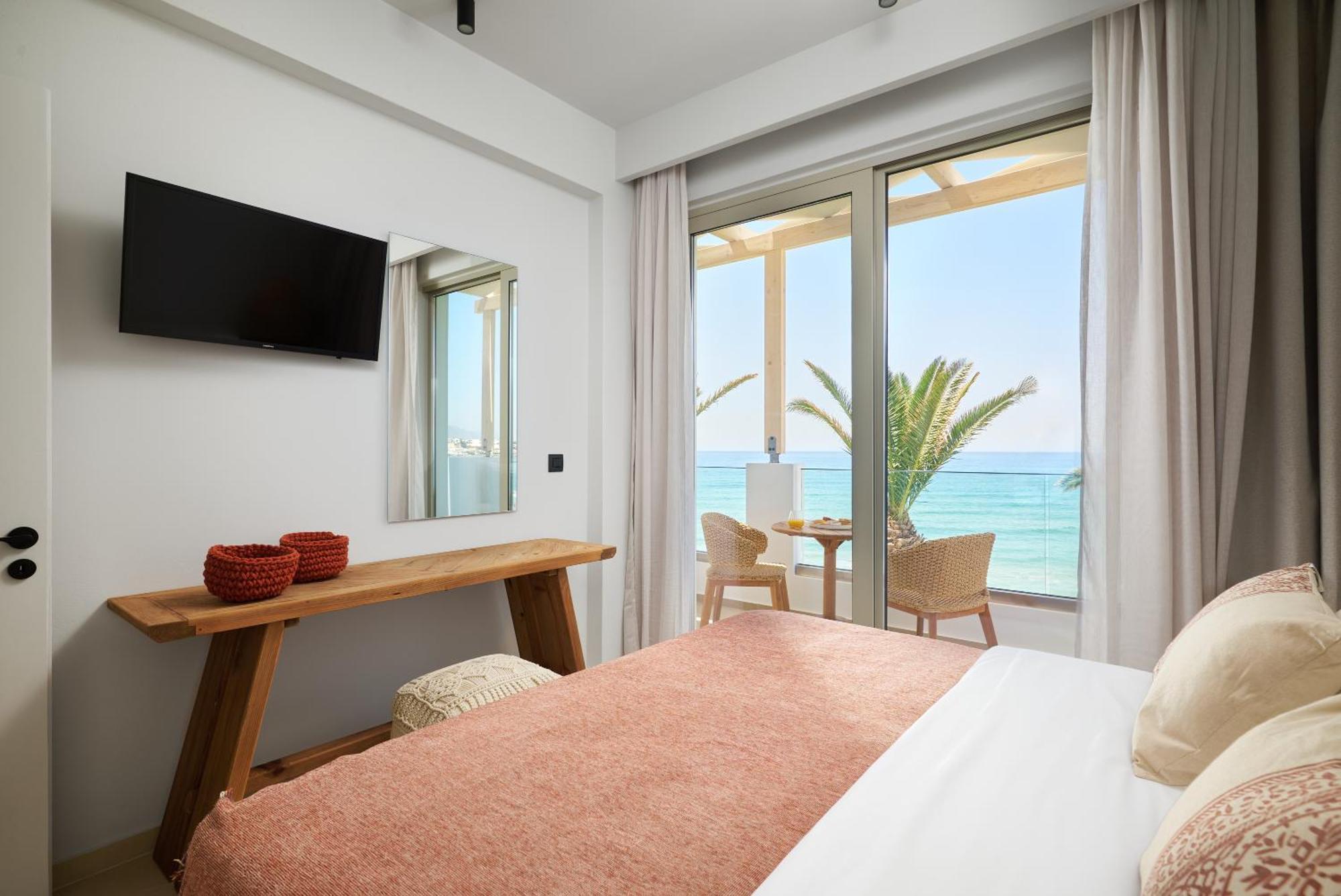 Artemis Aparthotel Makrýgialos Екстериор снимка