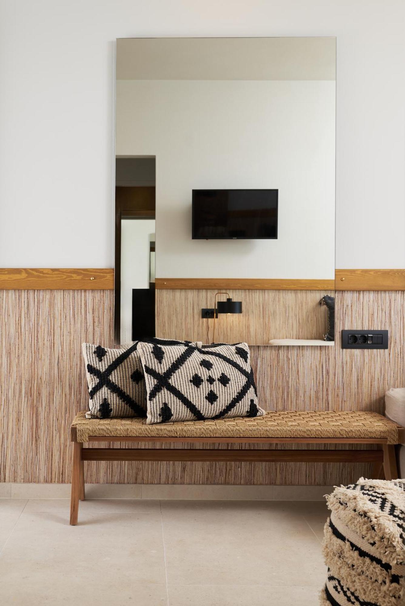 Artemis Aparthotel Makrýgialos Екстериор снимка